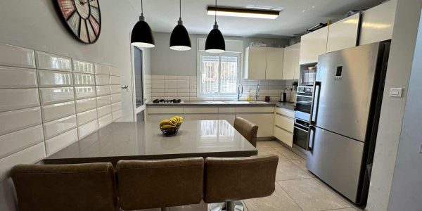 Kitchen with Eat-In Space | Apartment in Ramat Beit Shemesh Gimmel | Josh Epstein Realty