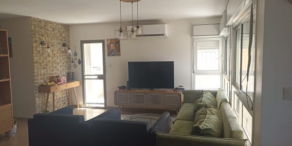 Living Room | Apt for Sale in Sheinfeld, Beit Shemesh | Josh Epstein Realty