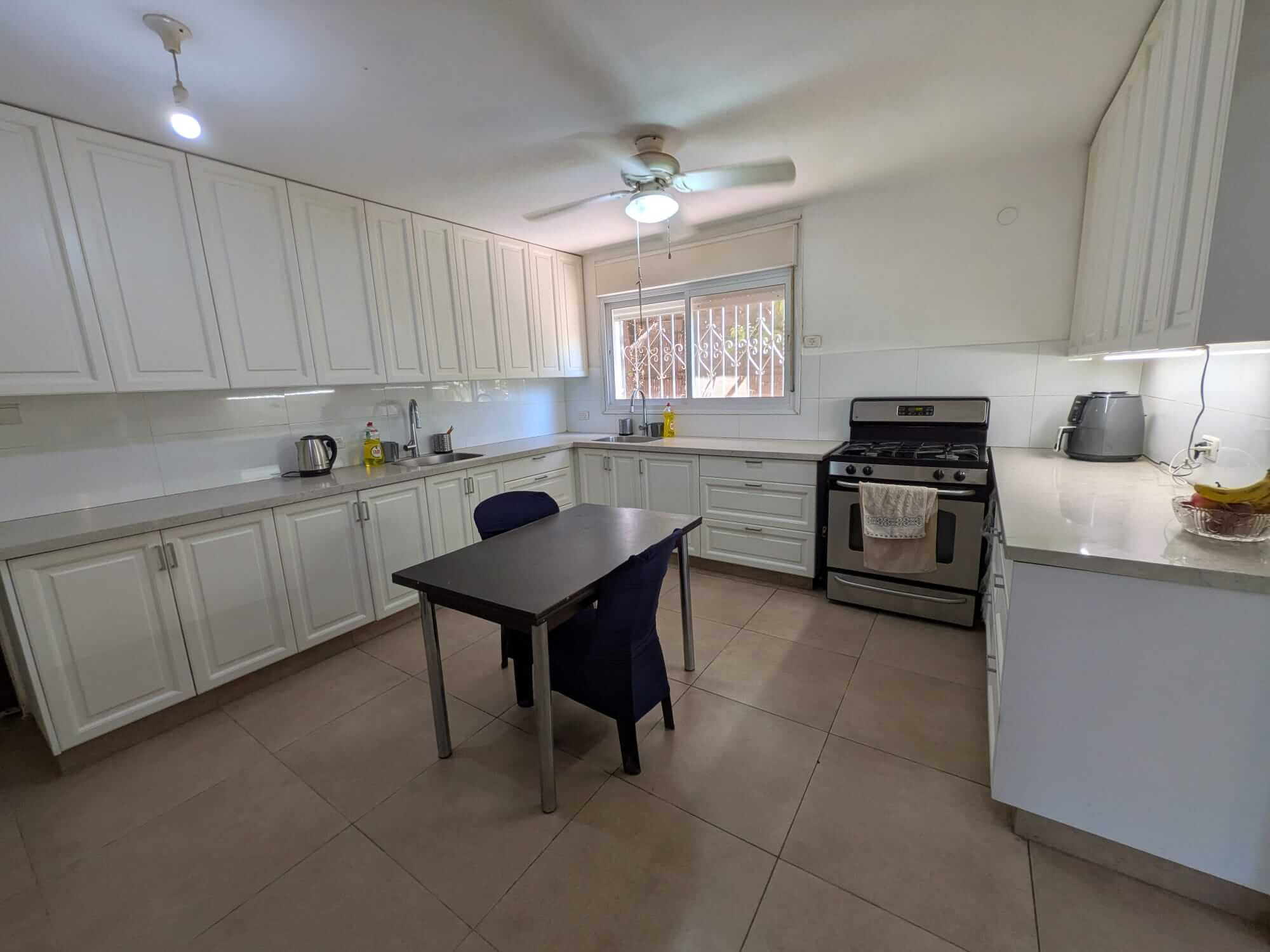 4 - kitchen 5